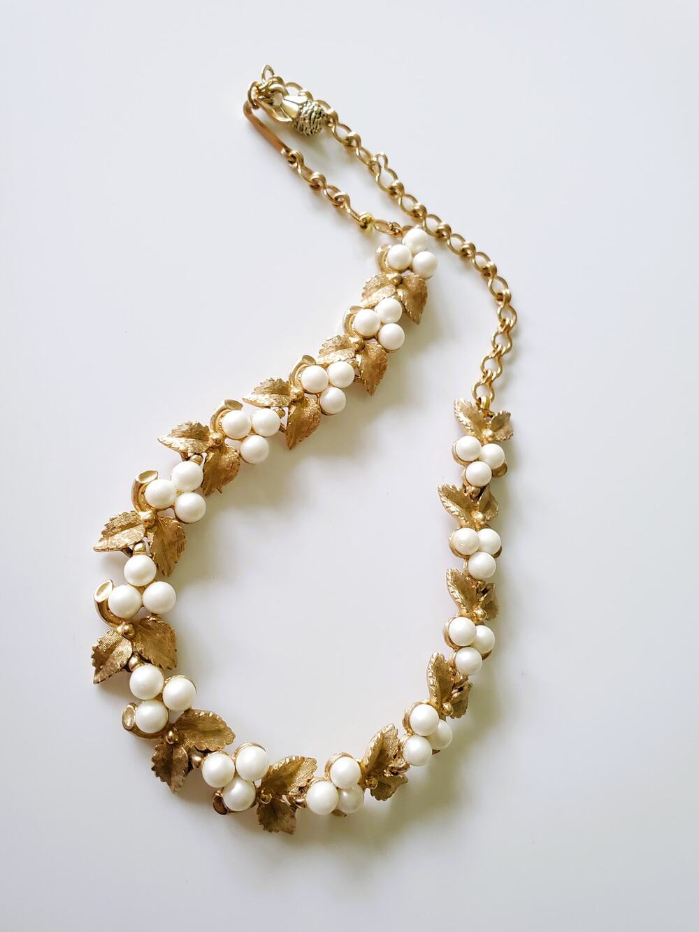 Vintage Gold Tone Charel Leaf Link and Faux Pearl Choker Necklace